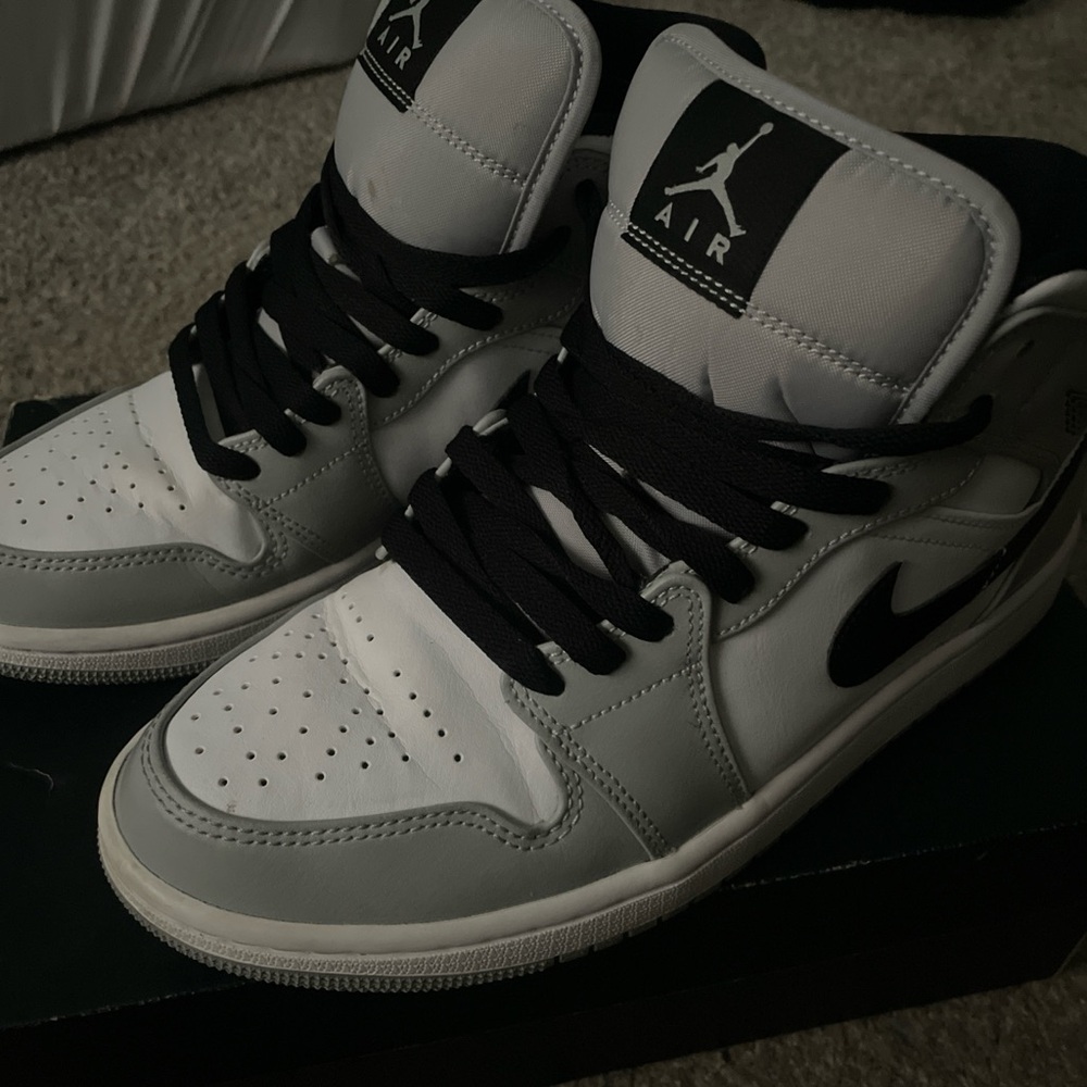 Jordan Men's Black, Gray, and White Sneakers